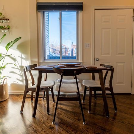 Bucktown Private Condo Чикаго Екстериор снимка